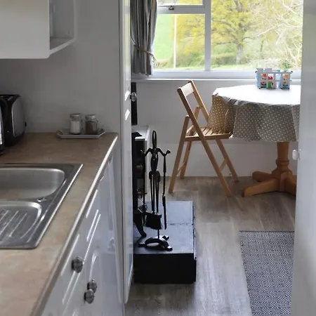 Cosy And Rural Lodge At Goldhill Glamping Shaftesbury Esterno foto