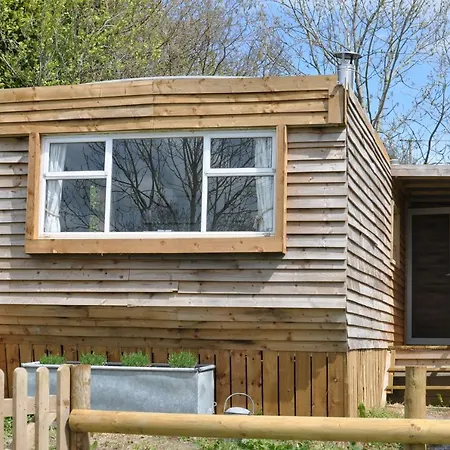 Cosy And Rural Lodge At Goldhill Glamping Shaftesbury Esterno foto